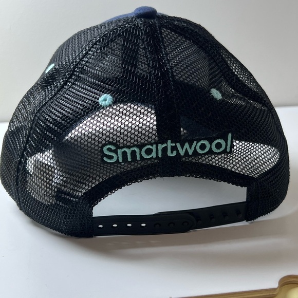 Men’s Smartwool Go Far Feel Good Front Patch Logo Blue Trucker Hat EUC Outdoors - Picture 7 of 7